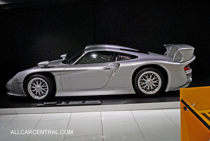 Porsche 911 GT1 Street Prepared 1987